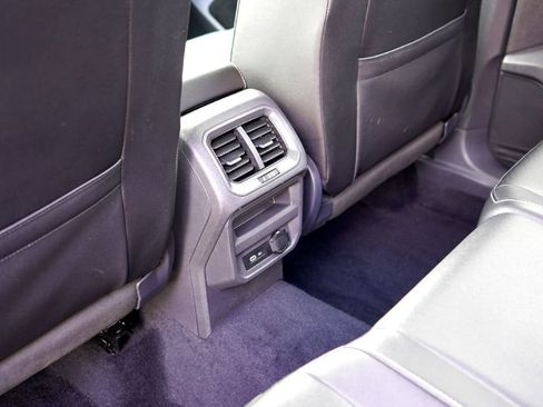 Used 2021 Volkswagen Tiguan SE w/ 3-Row Tiguan MDO Package image 24