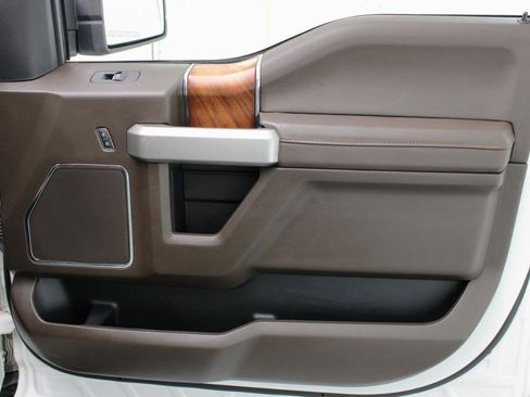 Used 2019 Ford F150 King Ranch w/ Equipment Group 601A Luxury AWD/4WD image 50