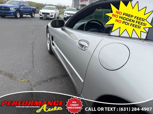Used 2004 Chevrolet Corvette Coupe w/ Preferred Equipment Group RWD image 19