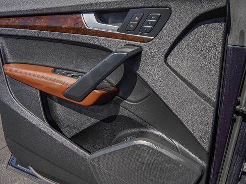 Used 2019 Audi Q5 2.0T Premium Plus w/ Premium Plus Package image 22