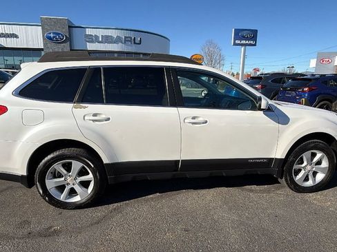 Used 2014 Subaru Outback 2.5i Premium image 3