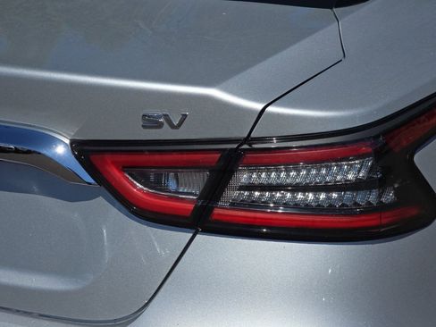 Used 2022 Nissan Maxima SV w/ Floor Mat Group FWD image 33