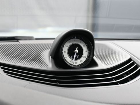 Certified 2023 Porsche Taycan 4 Cross Turismo image 20