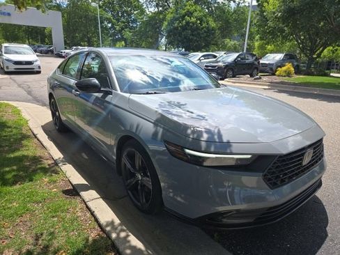 Used 2023 Honda Accord Sport image 11
