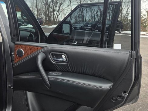 Used 2017 Nissan Armada Platinum image 12