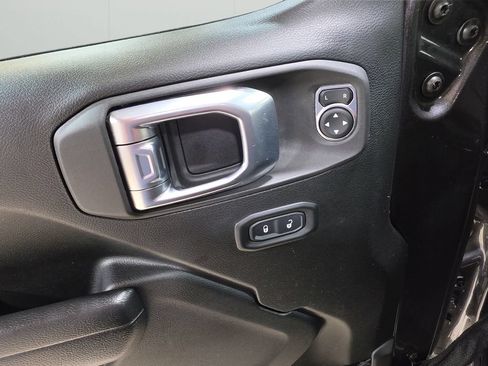 Used 2022 Jeep Wrangler Unlimited Rubicon 4xe w/ Dual Top Group AWD/4WD image 14