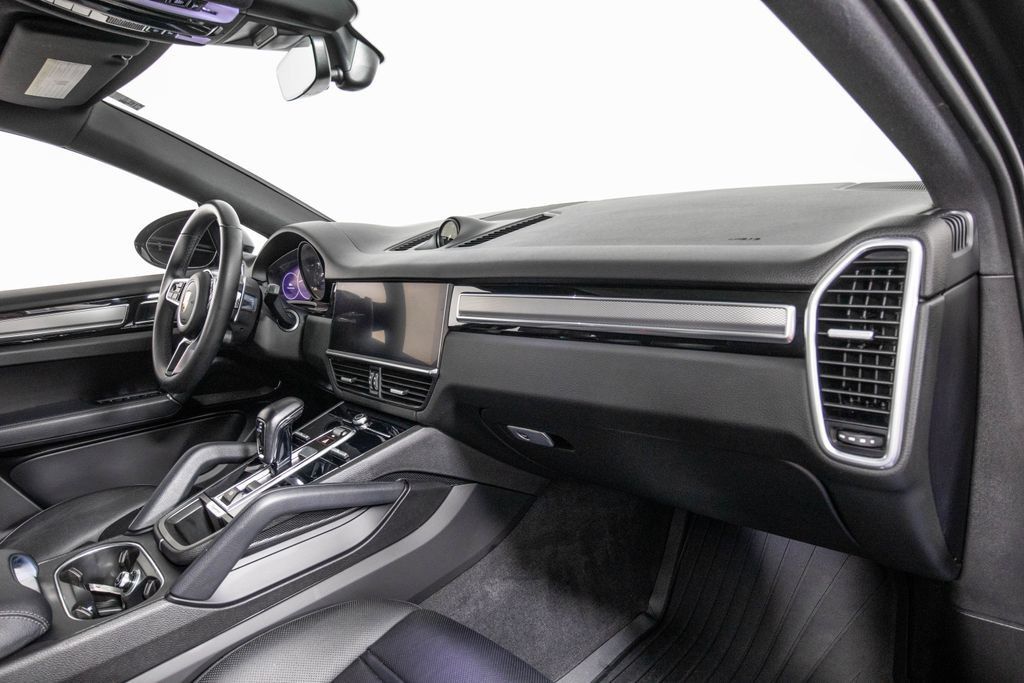 Used 2023 Porsche Cayenne Platinum Edition AWD/4WD image 18
