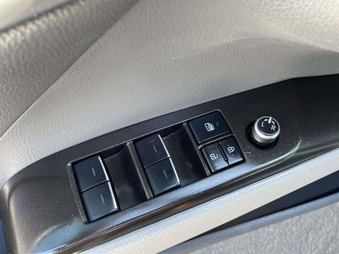 Used 2022 Toyota Camry XLE FWD image 22