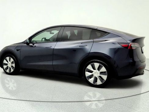 Used 2024 Tesla Model Y Long Range RWD image 7