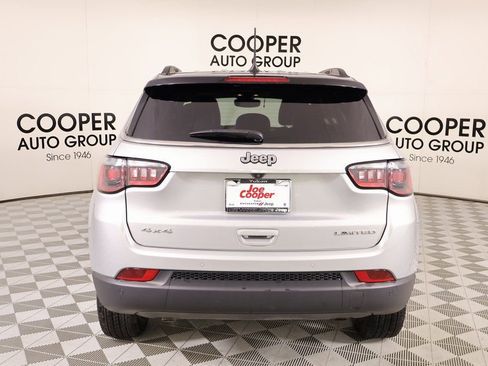 Used 2025 Jeep Compass Limited image 21