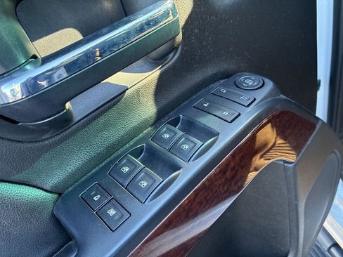 Used 2017 GMC Sierra 1500 SLE w/ SLE Value Package image 11