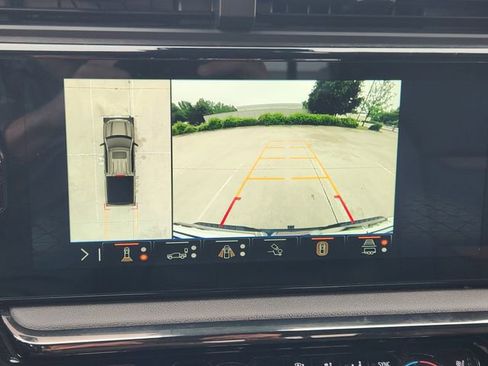 Used 2024 GMC Sierra 1500 AT4 w/ Technology Package AWD/4WD image 19