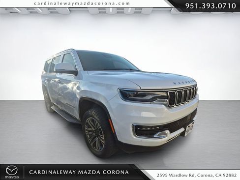 Used 2022 Jeep Wagoneer Series III AWD/4WD image 1