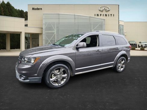 Used 2015 Dodge Journey Crossroad w/ Flexible Seating Group image 1
