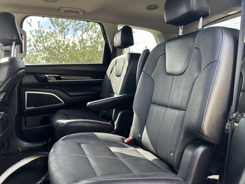 Used 2021 Kia Telluride EX w/ EX Premium Package image 12