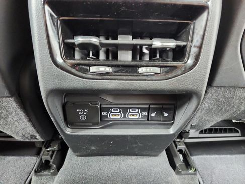 Used 2023 Jeep Grand Cherokee Limited AWD/4WD image 37