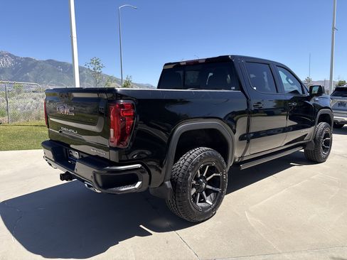 Used 2023 GMC Sierra 1500 Denali w/ Denali Reserve Package AWD/4WD image 9