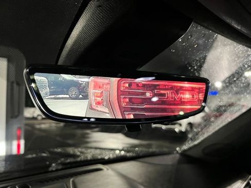 Used 2022 GMC Yukon Denali w/ Denali Premium Package image 38