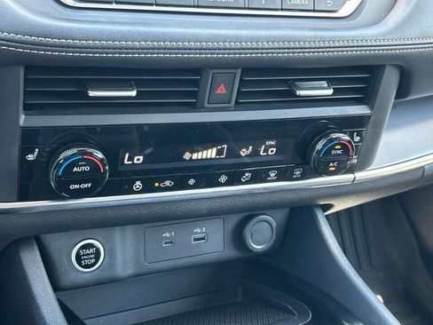 Certified 2023 Nissan Rogue SV w/ SV Premium B Package FWD image 35