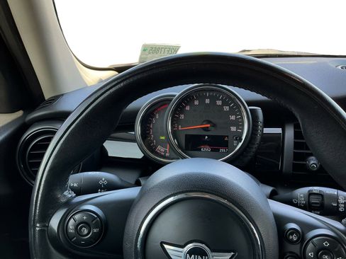 Used 2017 MINI Cooper 4-Door Hardtop FWD image 12