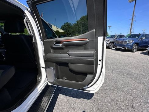 Certified 2024 GMC Sierra 1500 Denali w/ Denali Reserve Package AWD/4WD image 19