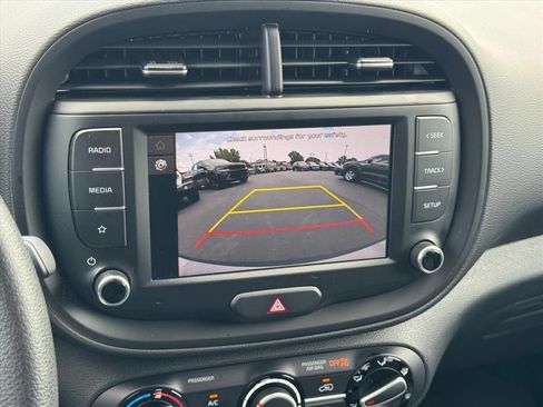 Certified 2025 Kia Soul LX w/ LX Technology Package FWD image 24