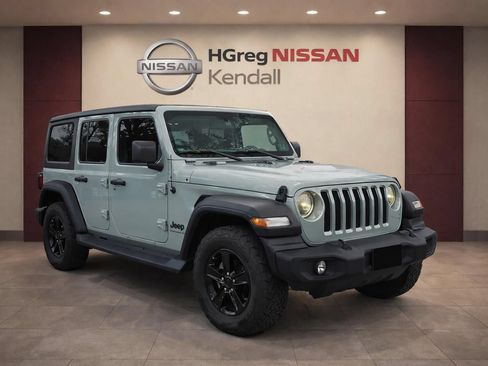 Used 2023 Jeep Wrangler Unlimited Sport AWD/4WD image 3