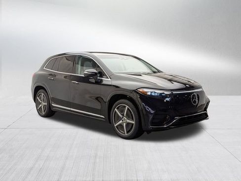 Used 2023 Mercedes-Benz EQS 580 4MATIC SUV image 3