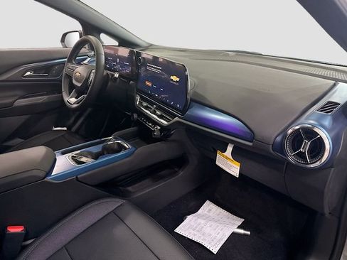 New 2026 Chevrolet Equinox EV LT image 29