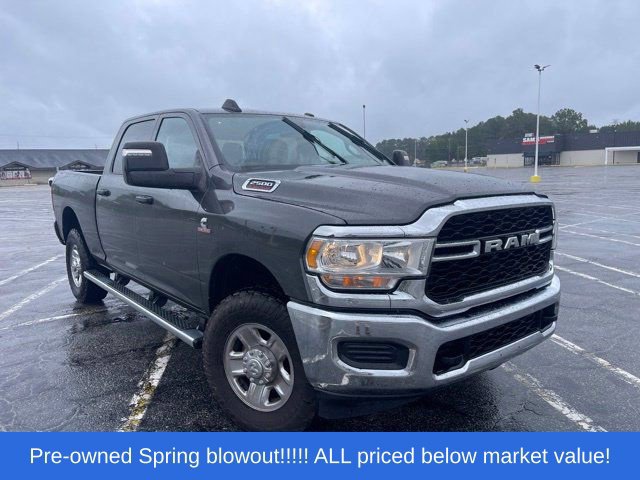 Used 2024 RAM 2500 Tradesman w/ Chrome Appearance Group AWD/4WD image 3