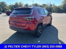Used 2025 Jeep Compass Limited AWD/4WD image 6