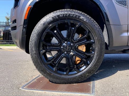 New 2026 Land Rover Defender 110 OCTA image 11