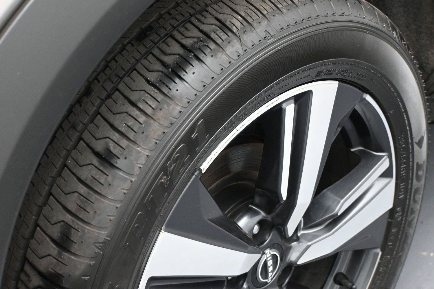 Certified 2025 Nissan Rogue SL w/ SL Premium Package AWD/4WD image 13