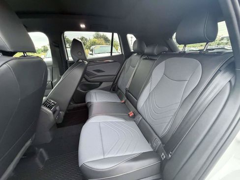 Certified 2026 Volkswagen Tiguan SE R-Line FWD image 13