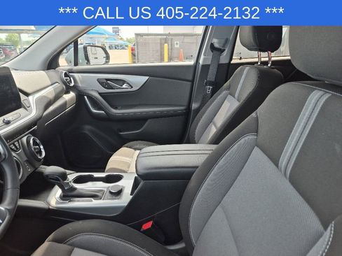 Used 2025 Chevrolet Blazer LT AWD/4WD image 24