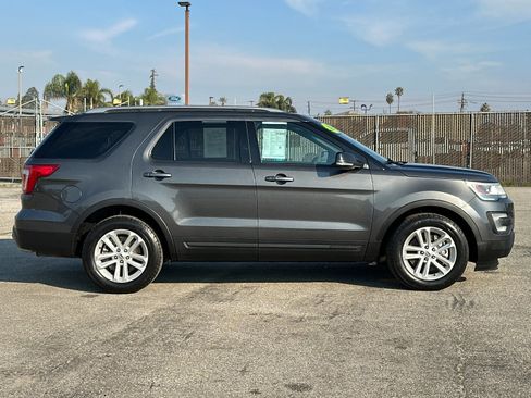 Used 2016 Ford Explorer XLT w/ Equipment Group 201A image 3