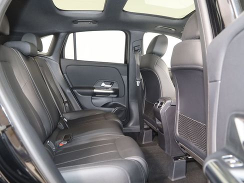Used 2022 Mercedes-Benz GLA 250 4MATIC image 14