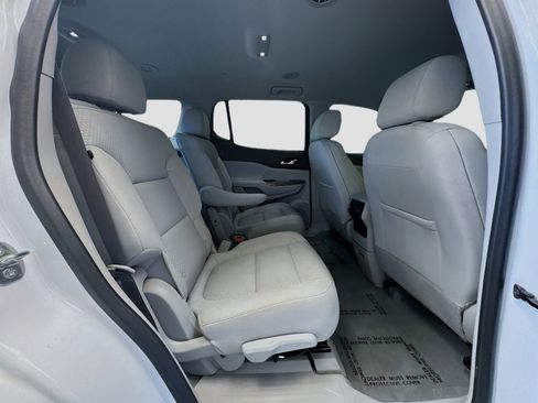 Used 2023 GMC Acadia SLE w/ Driver Convenience Package FWD image 18