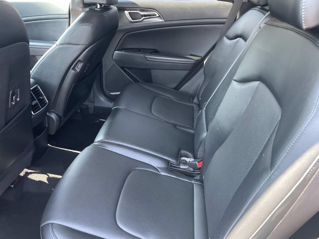Used 2023 Kia Sportage EX AWD/4WD image 15