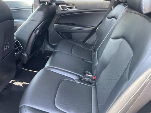 Used 2023 Kia Sportage EX AWD/4WD image 15