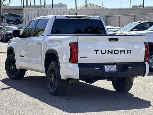 Used 2024 Toyota Tundra Limited AWD/4WD image 7