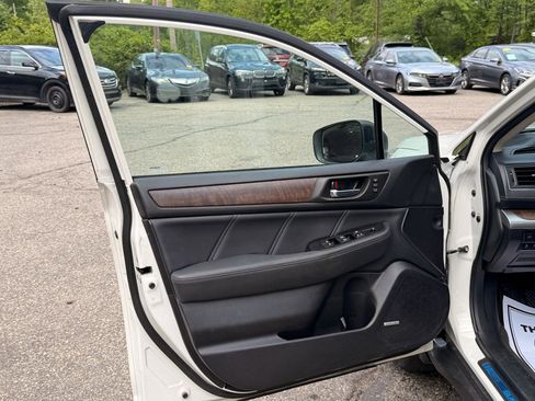Used 2018 Subaru Outback 2.5i Limited AWD/4WD image 19