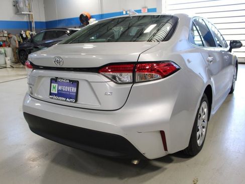 Used 2023 Toyota Corolla LE FWD image 40
