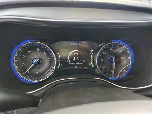 New 2026 Chrysler Pacifica Limited w/ Uconnect Theater Family Group image 17