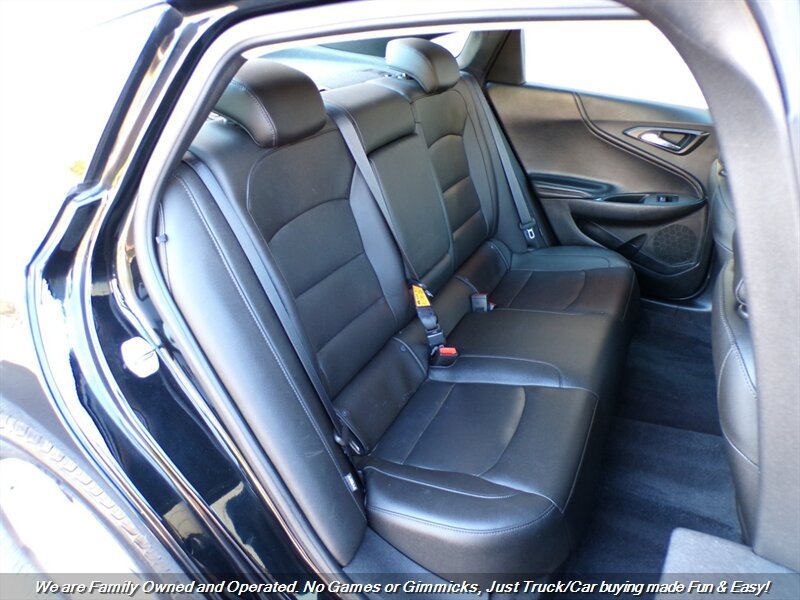 Used 2019 Chevrolet Malibu LT w/ Leather Package FWD image 23