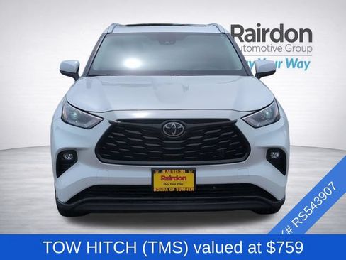 Used 2024 Toyota Highlander XLE AWD/4WD image 2