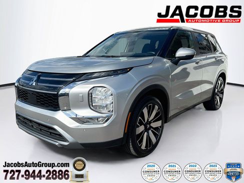 Used 2025 Mitsubishi Outlander SE AWD/4WD image 1