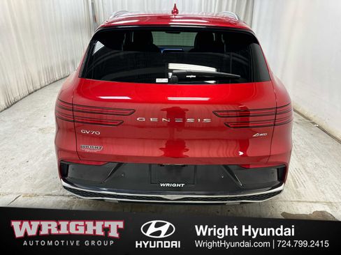 Certified 2026 Genesis GV70 2.5T Advanced AWD/4WD image 5