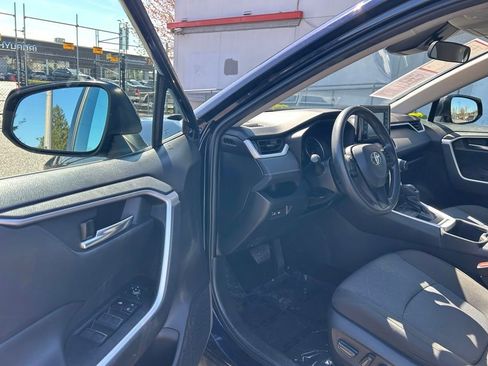 Certified 2022 Toyota RAV4 XLE AWD/4WD image 9