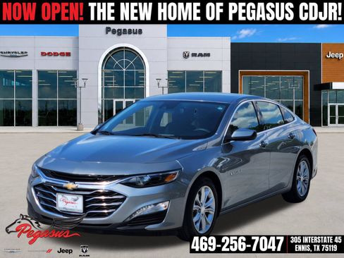 Used 2024 Chevrolet Malibu LT FWD image 2